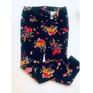 Old navy women’s Pixie Pant size 12  floral print